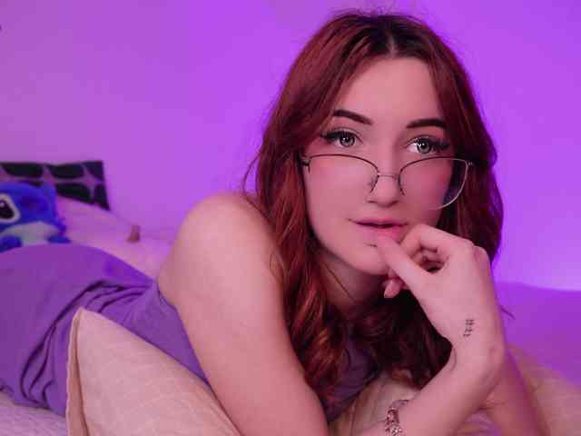 MilaFlame webcam