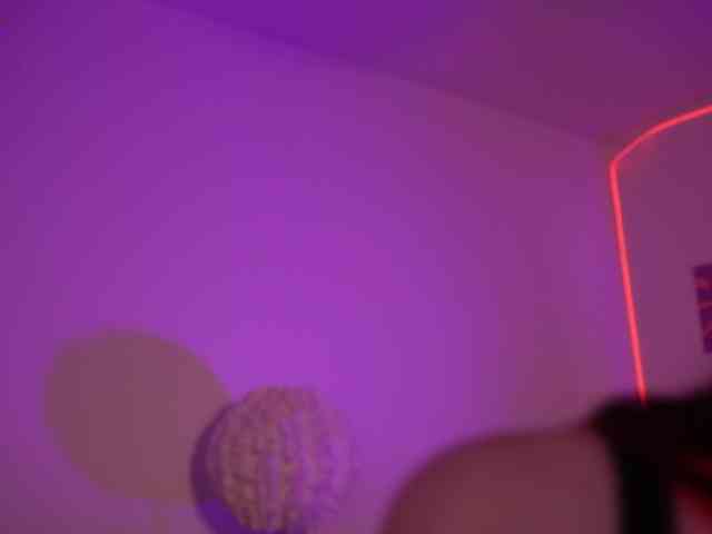 MilaFlame webcam