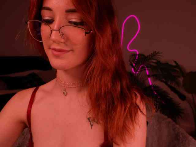 MilaFlame webcam