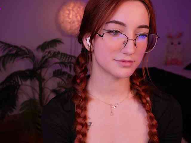 MilaFlame webcam