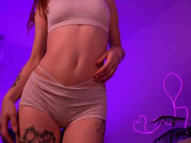 MilaFlame webcam
