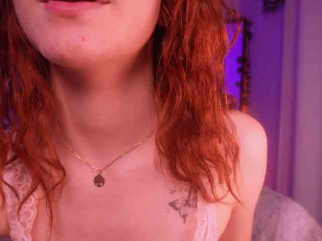 MilaFlame webcam