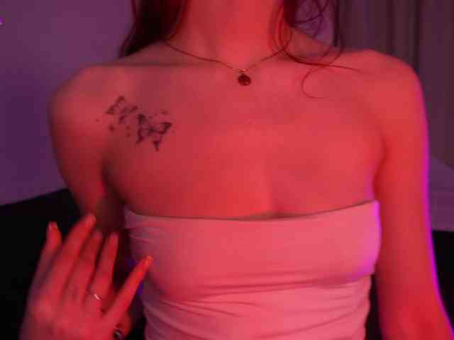 MilaFlame webcam
