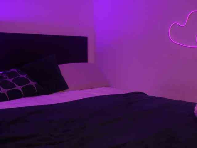 MilaFlame webcam