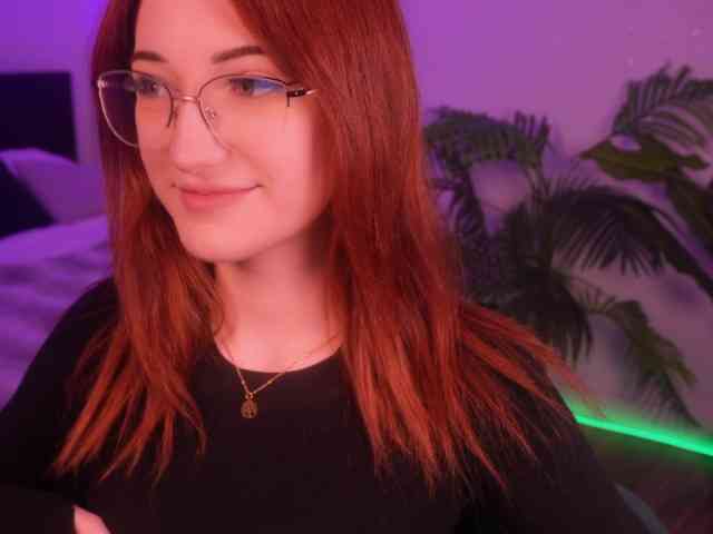 MilaFlame webcam