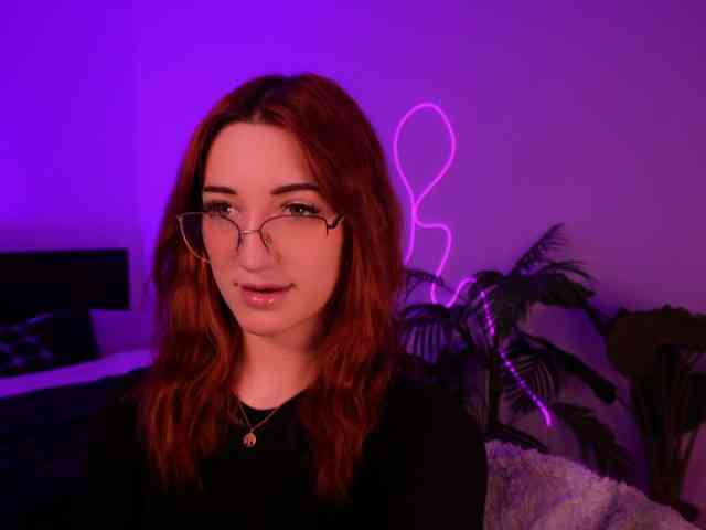 MilaFlame webcam