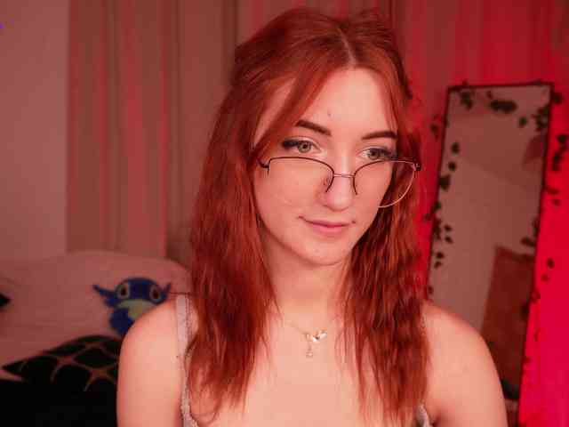 MilaFlame webcam