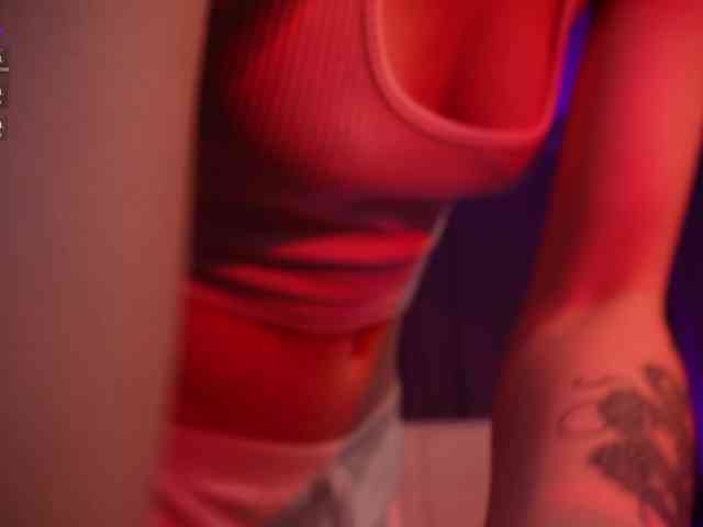MilaFlame webcam