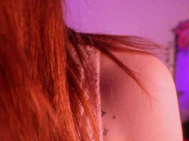 MilaFlame webcam