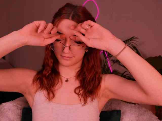 MilaFlame webcam