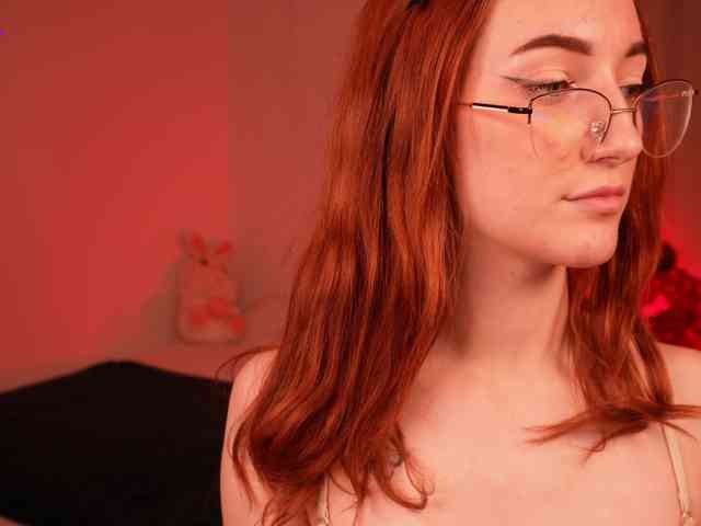 MilaFlame webcam