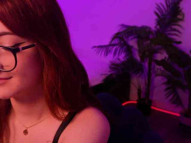 MilaFlame webcam