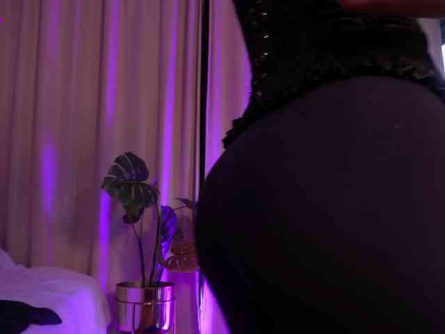MilaFlame webcam