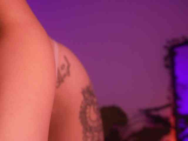 MilaFlame webcam