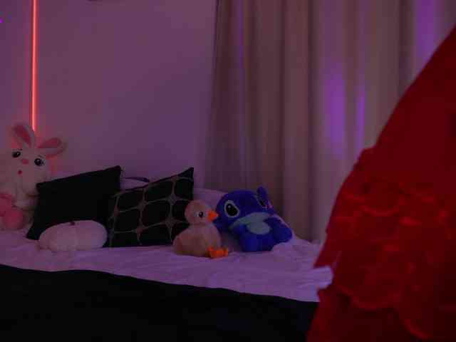 MilaFlame webcam
