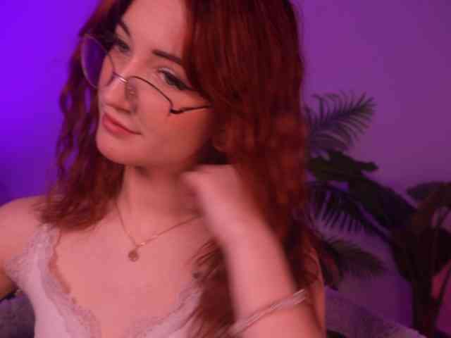 MilaFlame webcam