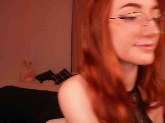 MilaFlame webcam