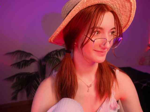 MilaFlame webcam