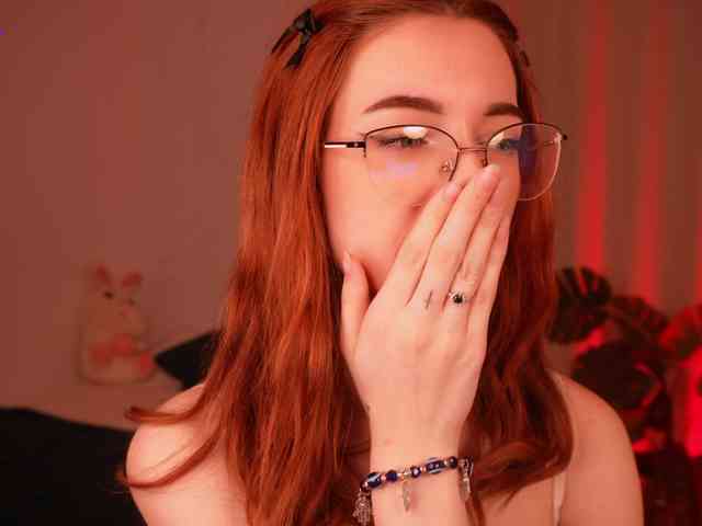 MilaFlame webcam
