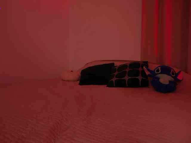 MilaFlame webcam