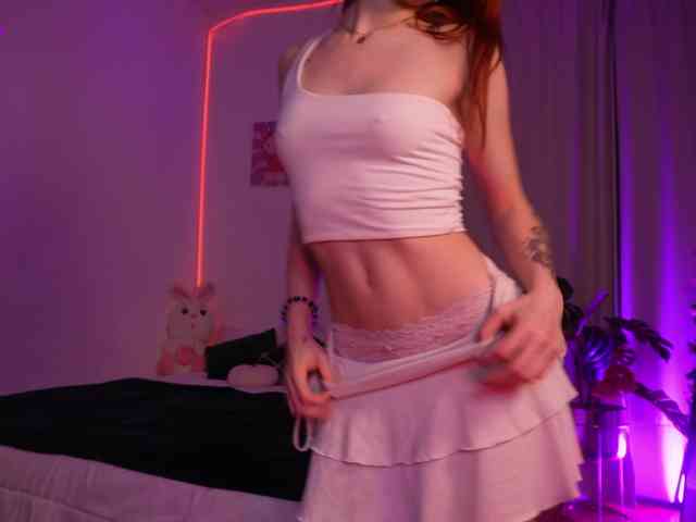MilaFlame webcam