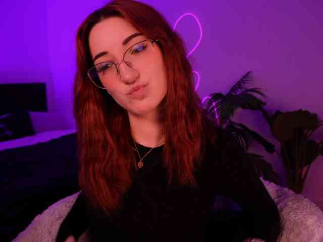 MilaFlame webcam