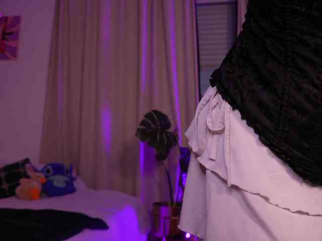 MilaFlame webcam