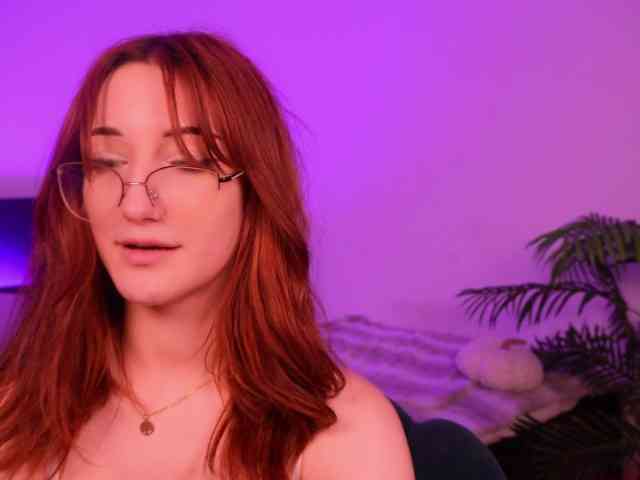 MilaFlame webcam