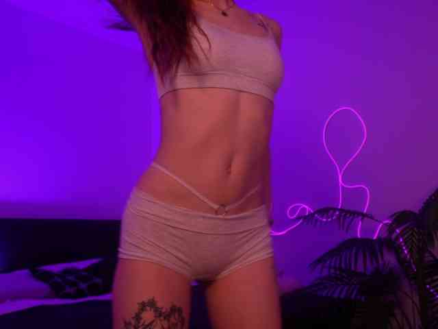 MilaFlame webcam