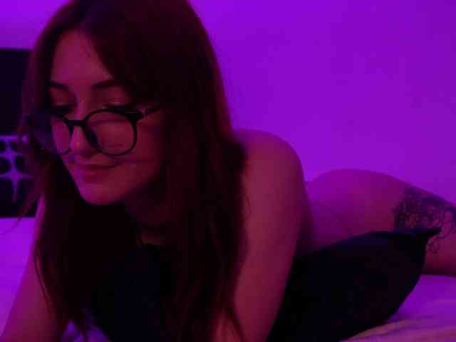 MilaFlame webcam