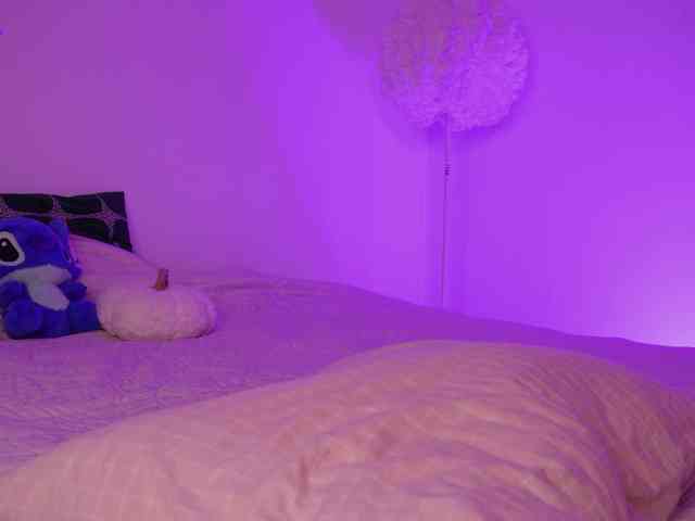 MilaFlame webcam