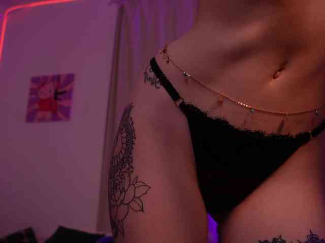 MilaFlame webcam