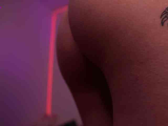 MilaFlame webcam