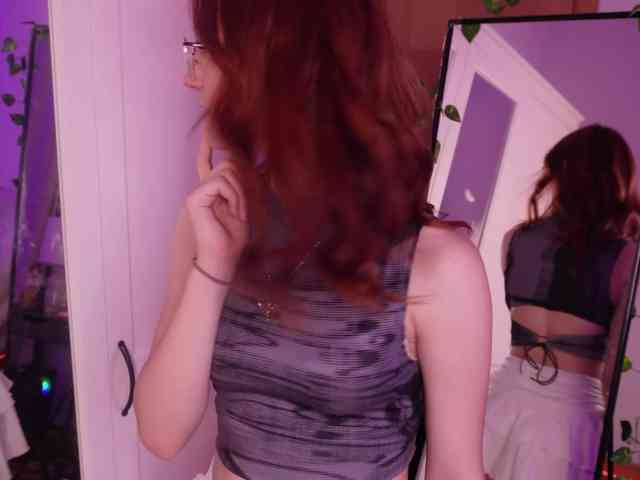 MilaFlame webcam