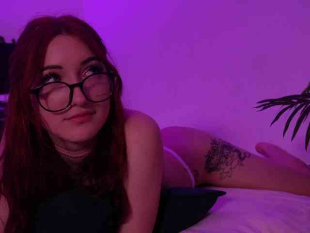 MilaFlame webcam