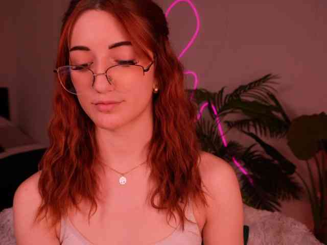 MilaFlame webcam