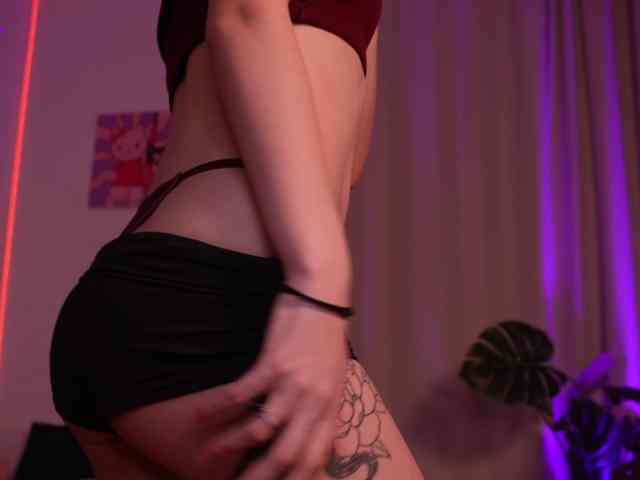 MilaFlame webcam