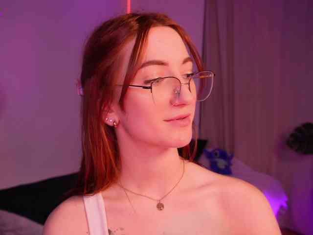 MilaFlame webcam