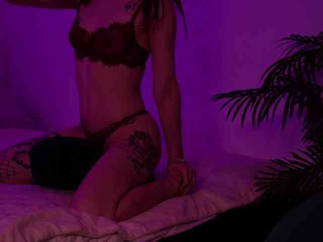 MilaFlame webcam