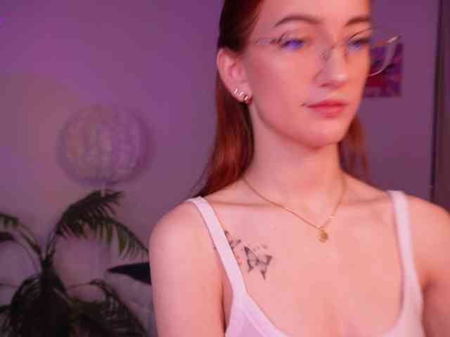 MilaFlame webcam
