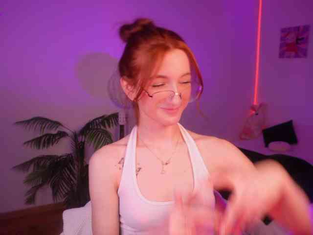 MilaFlame webcam