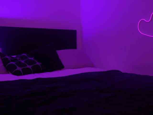 MilaFlame webcam