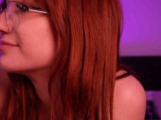 MilaFlame webcam