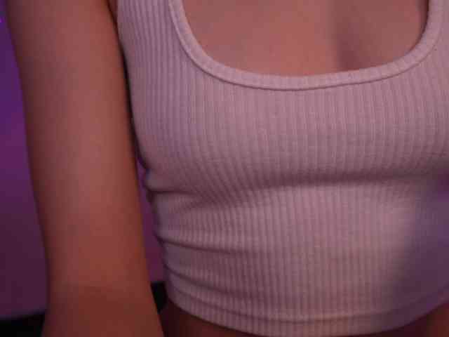 MilaFlame webcam