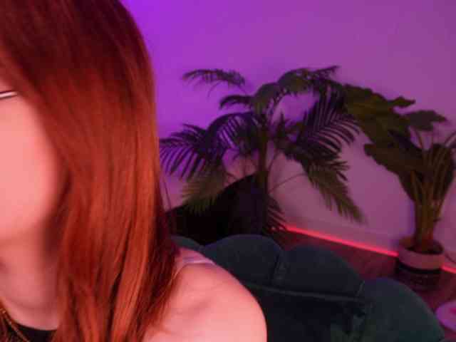MilaFlame webcam