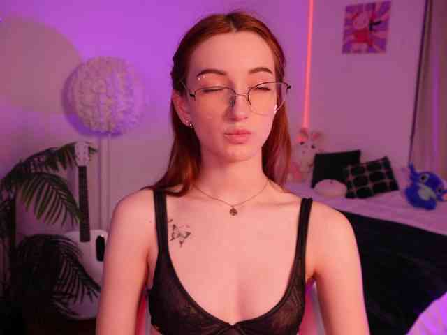 MilaFlame webcam