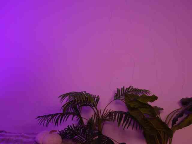 MilaFlame webcam