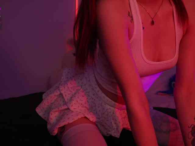 MilaFlame webcam