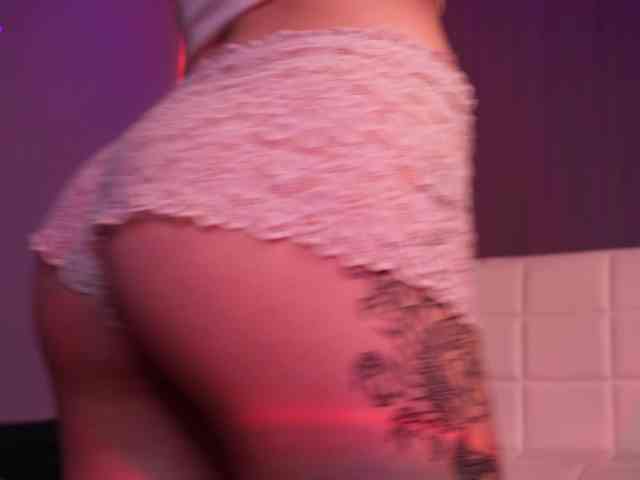 MilaFlame webcam