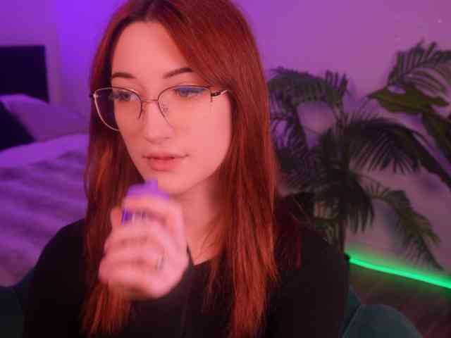 MilaFlame webcam